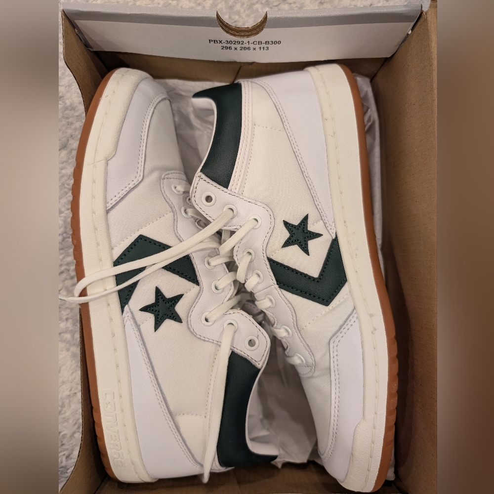 Converse Cons Fastbreak White and Green Sneakers 8.5